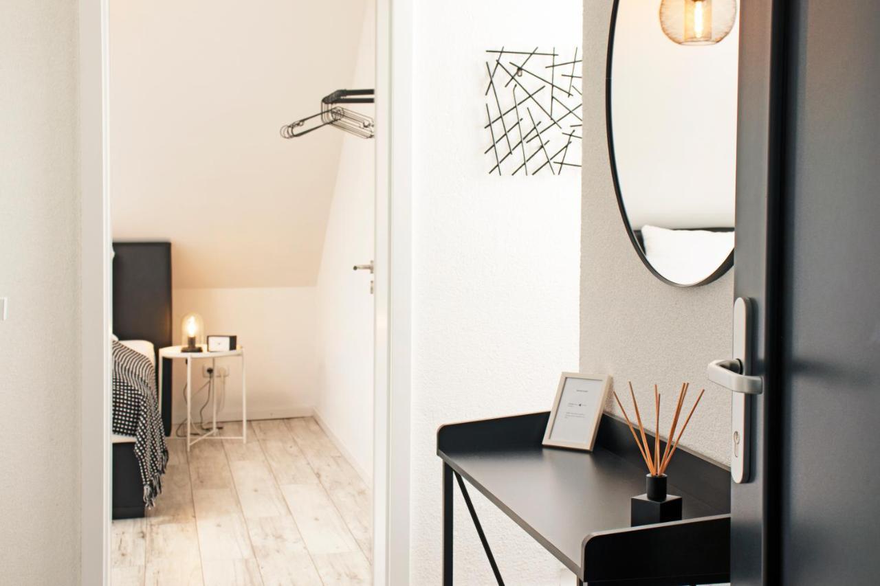 Blackncozy - Design Appartement Mit Boxspringbett Und Balkon Lörrach Kültér fotó