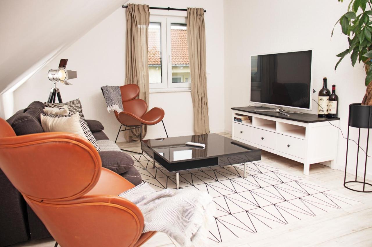 Blackncozy - Design Appartement Mit Boxspringbett Und Balkon Lörrach Kültér fotó