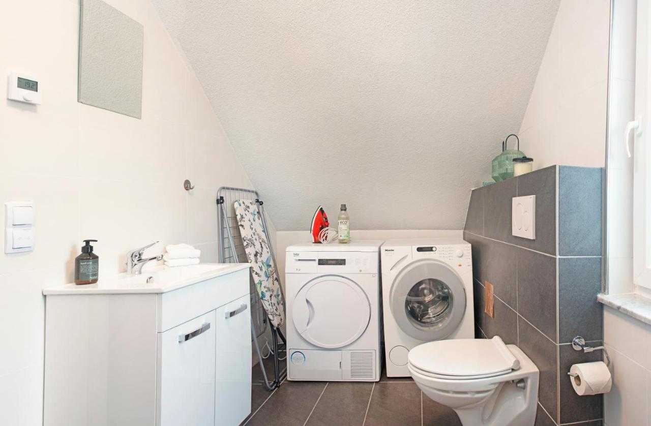 Blackncozy - Design Appartement Mit Boxspringbett Und Balkon Lörrach Kültér fotó